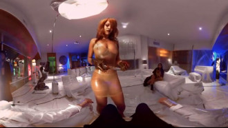 Rihanna nua em cena deletada de um clipe